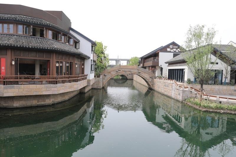 逃离遗弃的建筑4